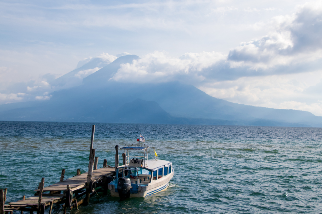 Lago de Atitlán with Volcanos in the background